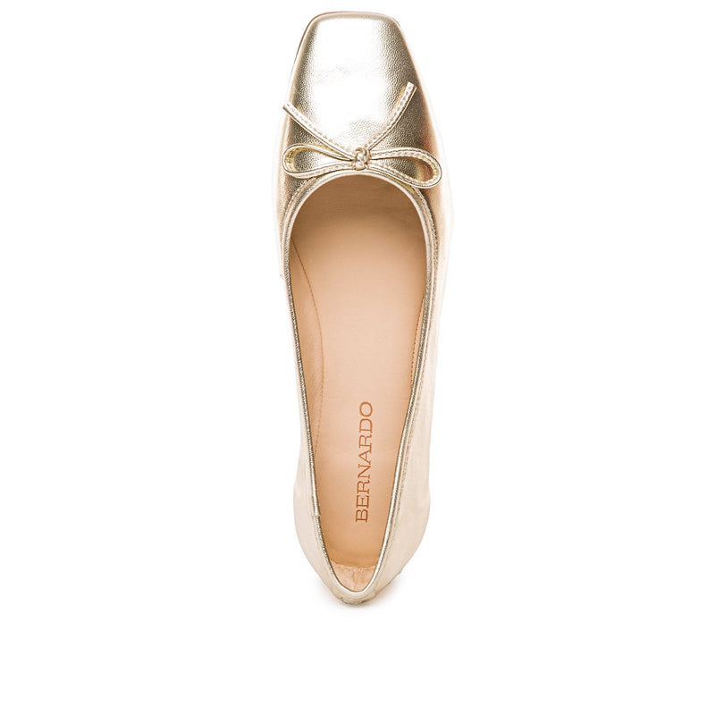 Bernardo Gwynn Women Ballet Flats Gold | PCN8443RD